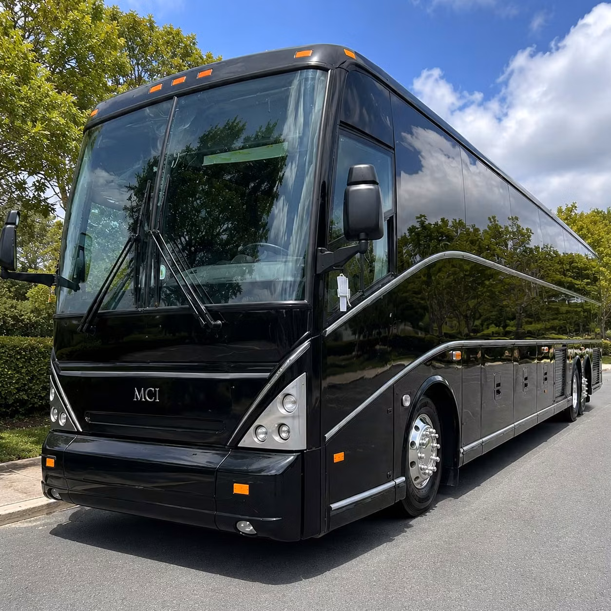 rent a bus for port st lucie museum and zoo field trips